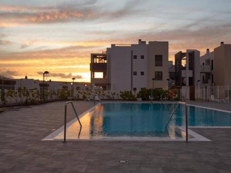 Sunny Luxury Apartment With Two Great Sunny - Level Terraces, Two Swimming Pools, In A New Complex Pueblo Majorero, Close To Fuerteventura Golf Club, Next To The Beach , Atlantico Shopping Mall And Casino In Caleta De Fuste Esterno foto